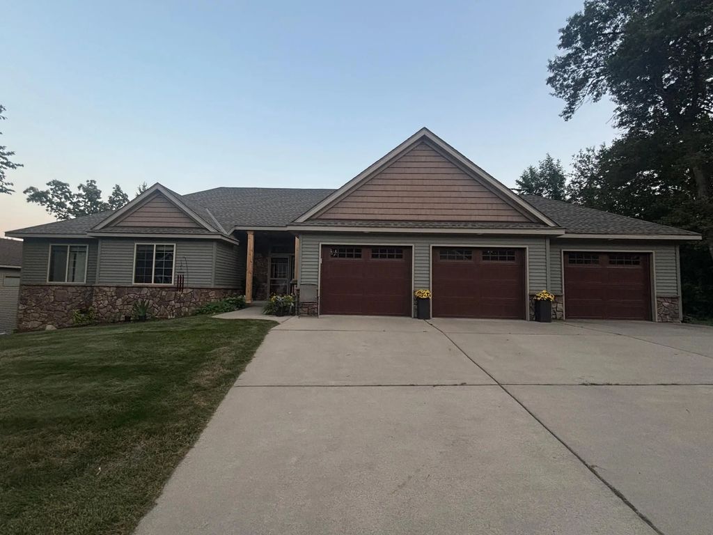 1536 39th Street S, Saint Cloud