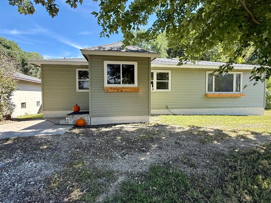 5300 W River Road Nw, Rochester