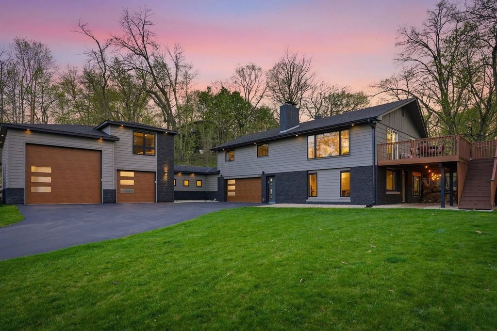 1375 Cherry Place, Mound