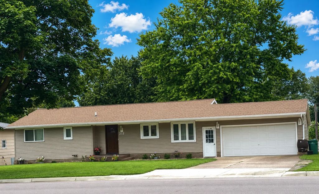 312 N Main Street, Sherburn