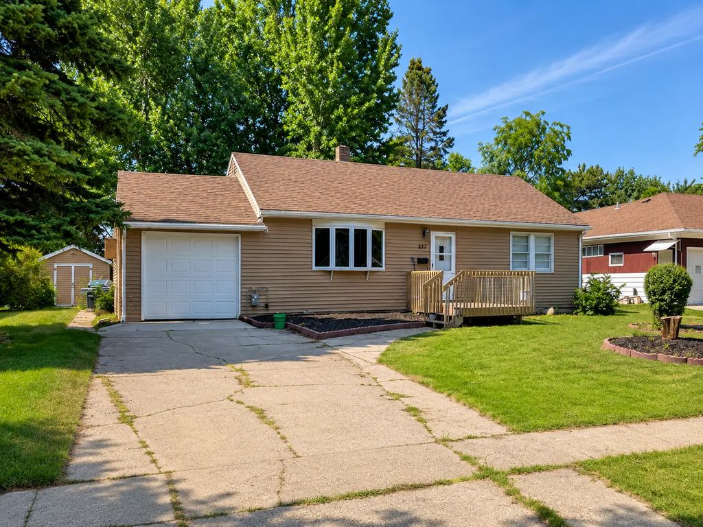 847 3rd Street N, Wahpeton