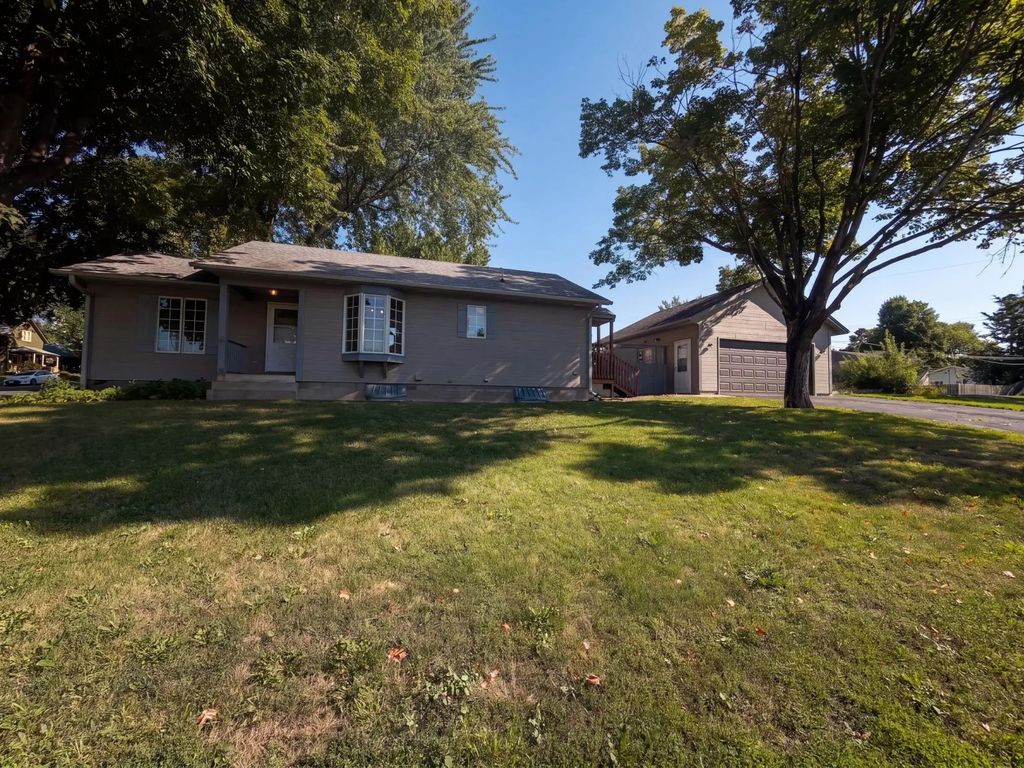 441 S Elm Street, Waconia