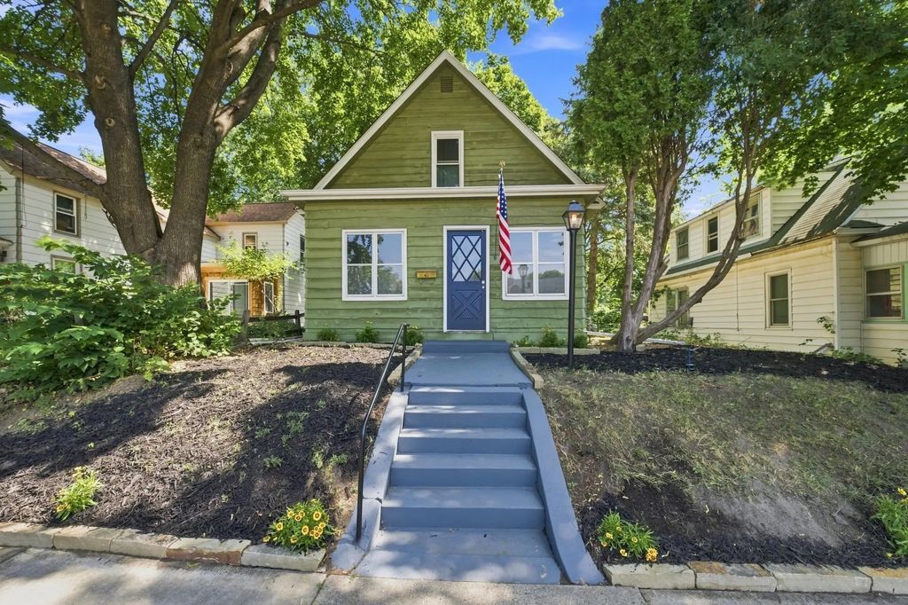 3010 Vincent Avenue N, Minneapolis