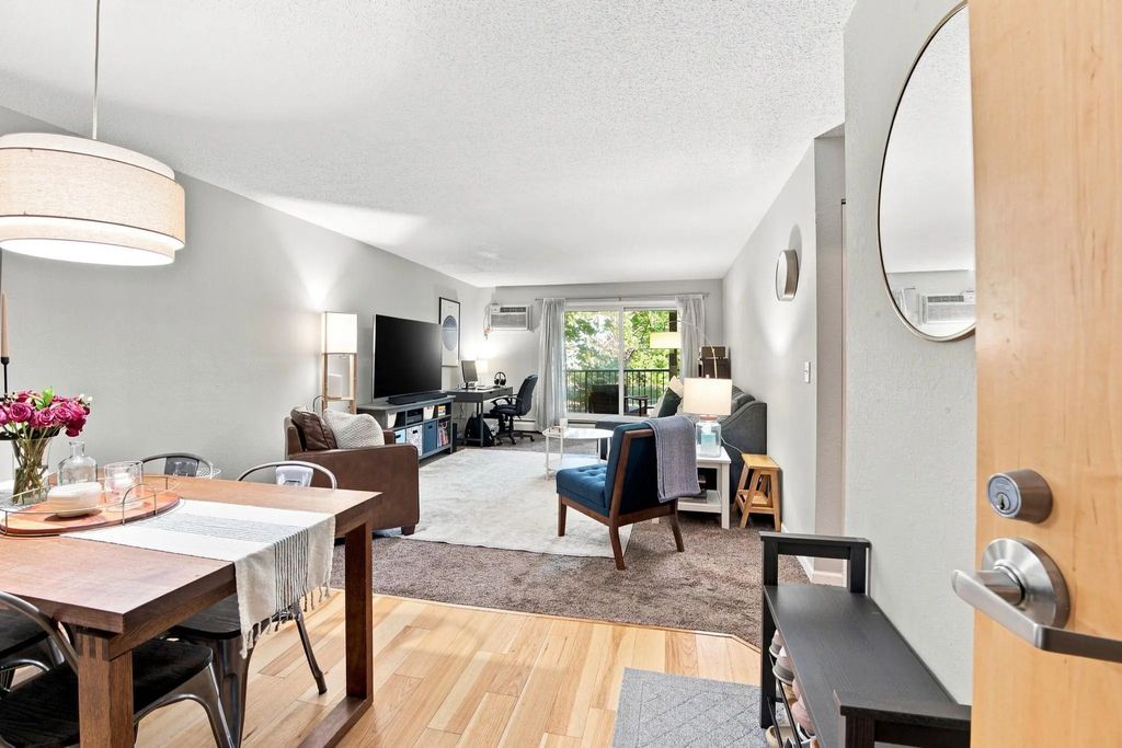 3155 Coachman Road 381, Eagan