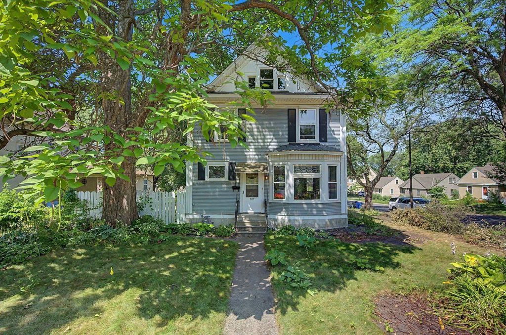 987 Earl Street, Saint Paul