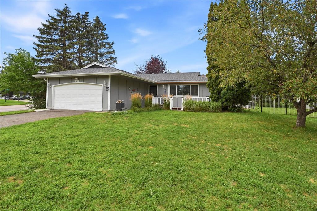 14280 Embry Path, Apple Valley