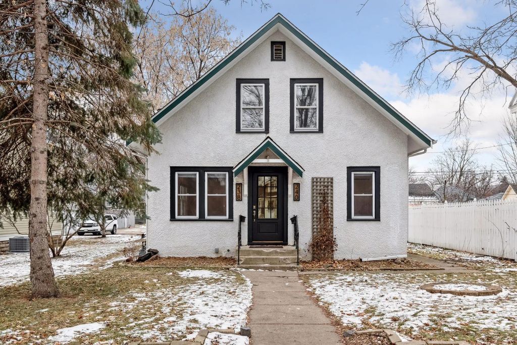238 8th Avenue N, Hopkins
