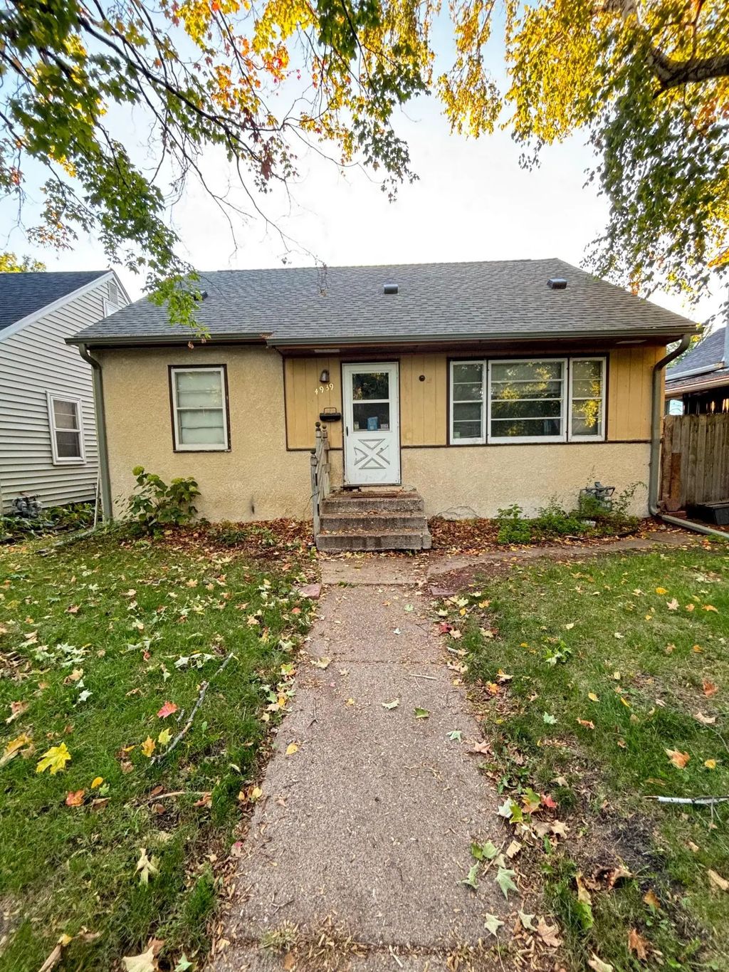 4939 Oliver Avenue N, Minneapolis