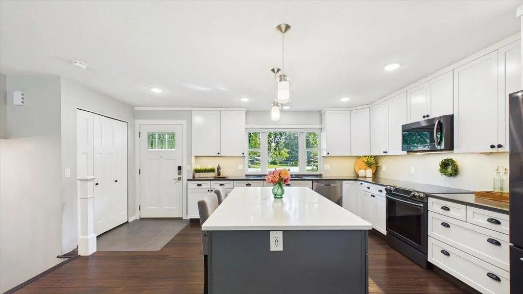 6479 Tomahawk Trail, Lino Lakes
