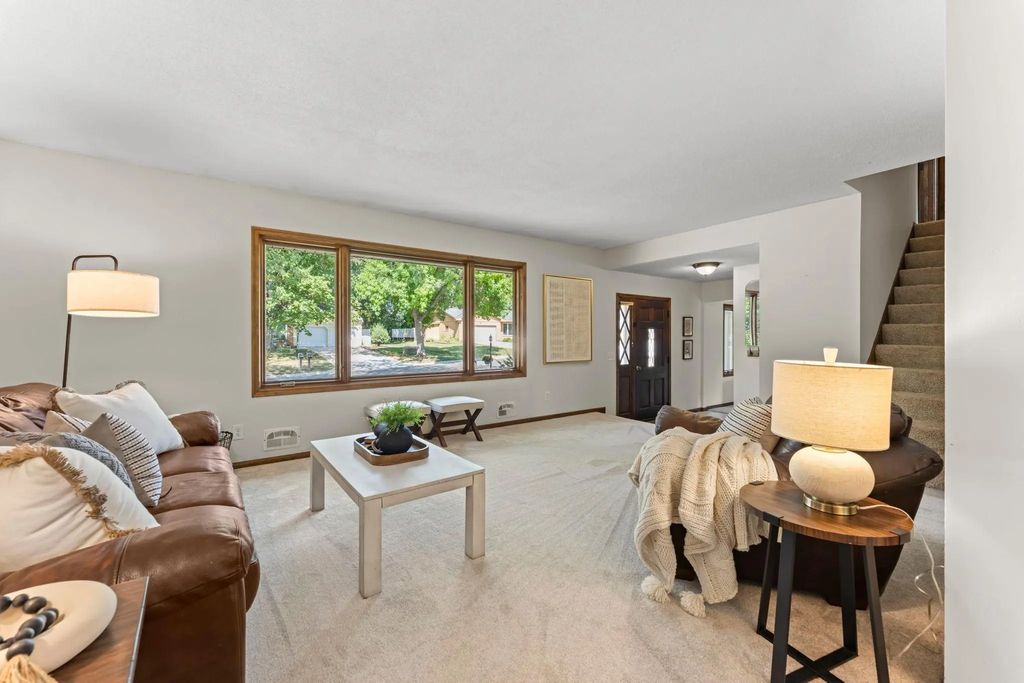 7181 Steepleview Road, Woodbury
