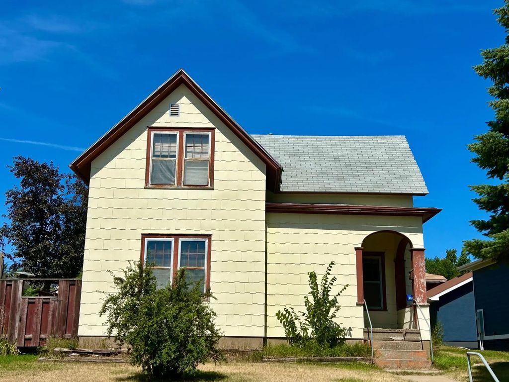 214 6th Street Nw, Valley City