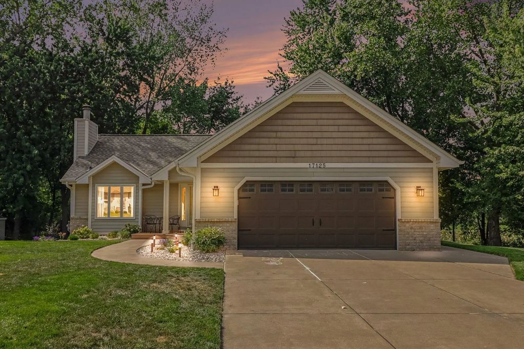 17125 Hershey Court, Lakeville