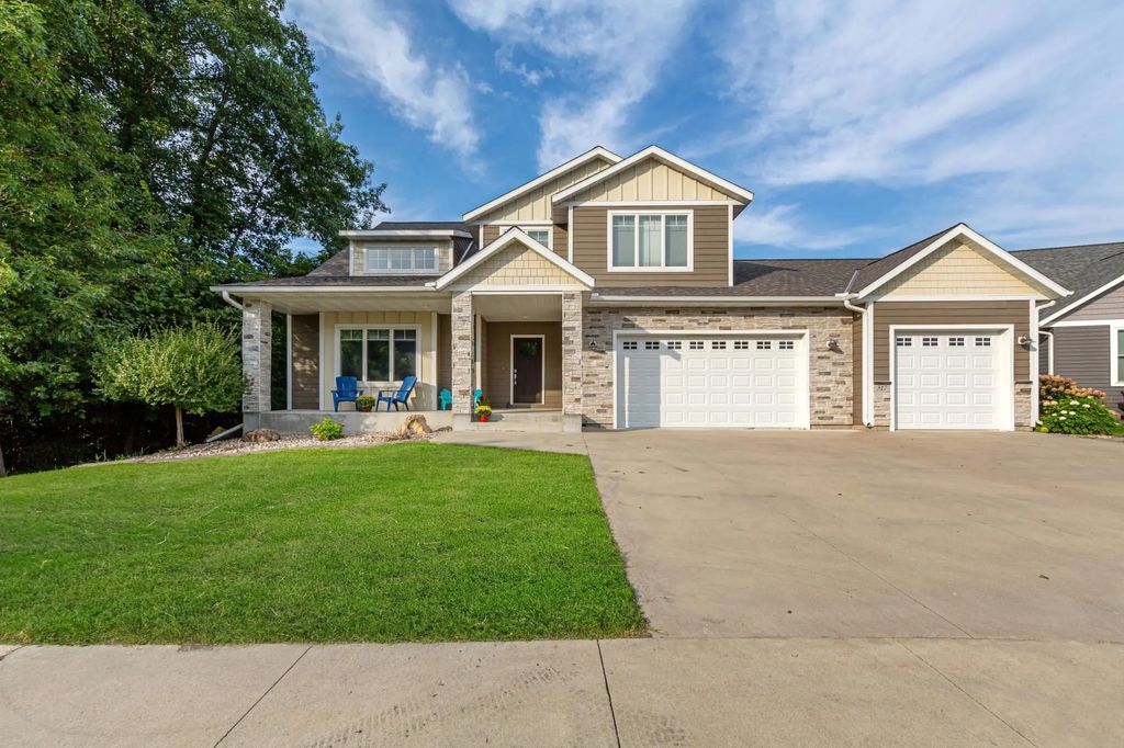 317 Oak Marsh Drive, Mankato