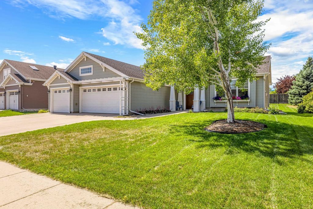 1622 3rd Street W, West Fargo
