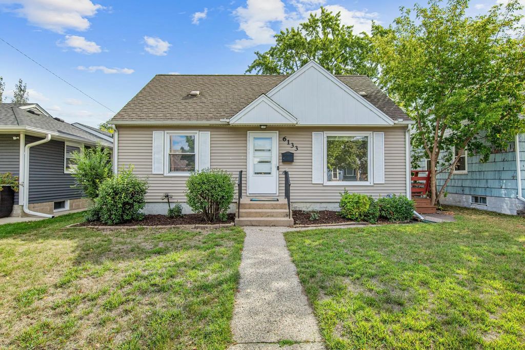 6133 Thomas Avenue S, Minneapolis