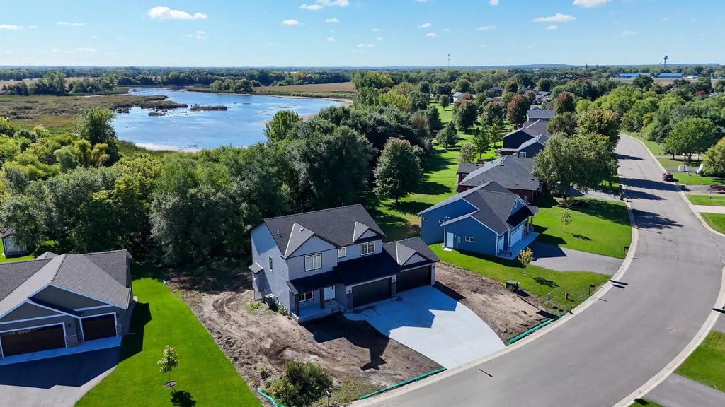 7993 Hunter Lake Drive, Clear Lake