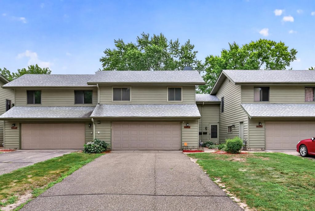 6025 79th Avenue N, Brooklyn Park