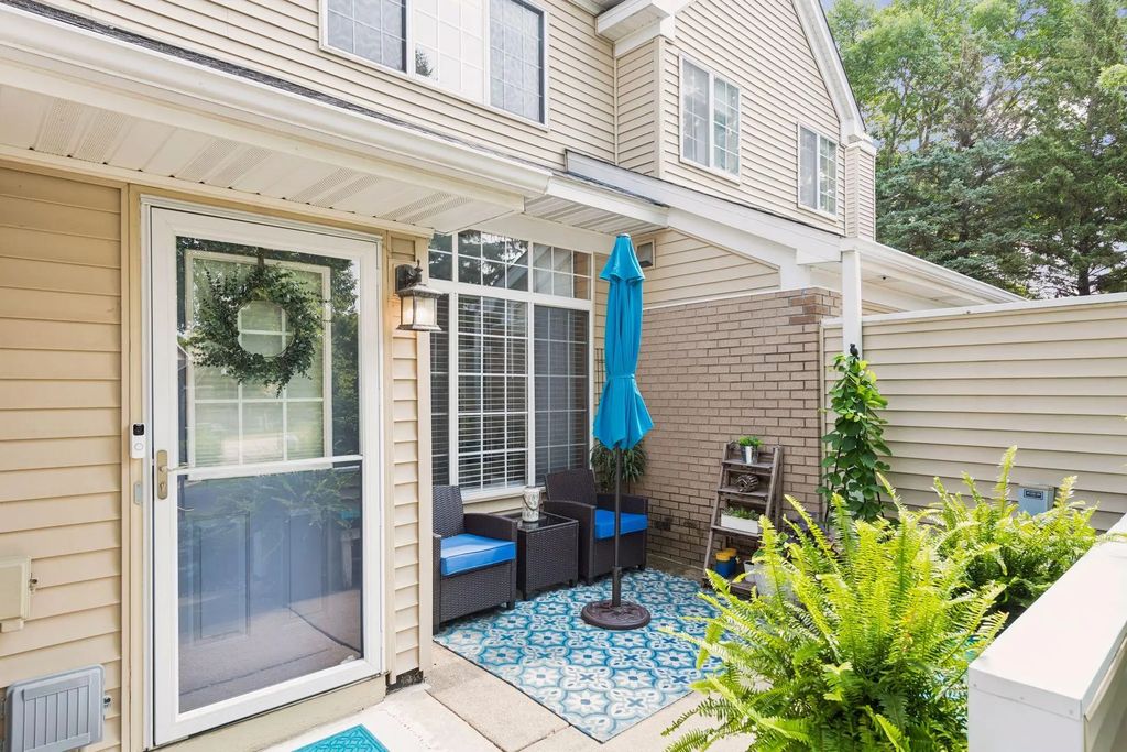 18119 Settlers Way, Eden Prairie