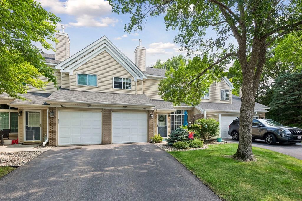 18119 Settlers Way, Eden Prairie