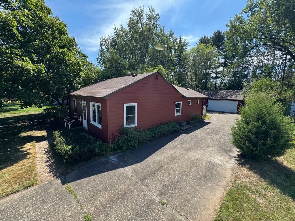 830 Sandhurst Drive W, Roseville