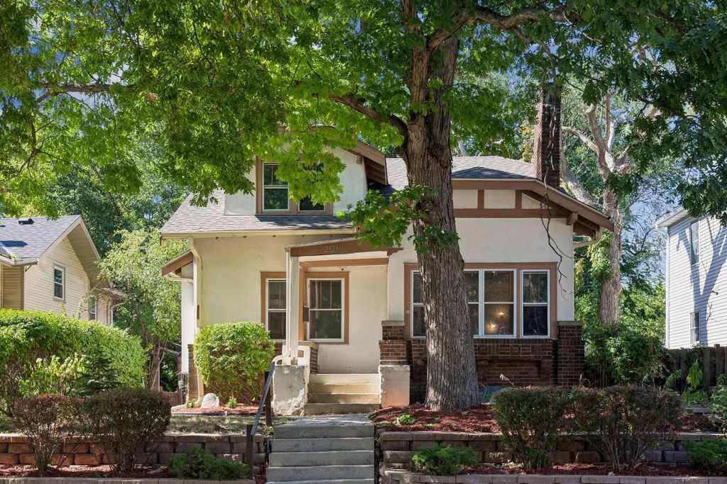 2323 Ilion Avenue N, Minneapolis