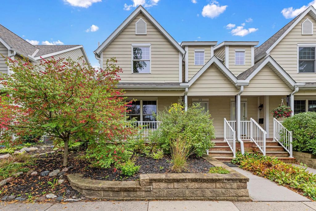 818 24th Avenue Ne, Minneapolis