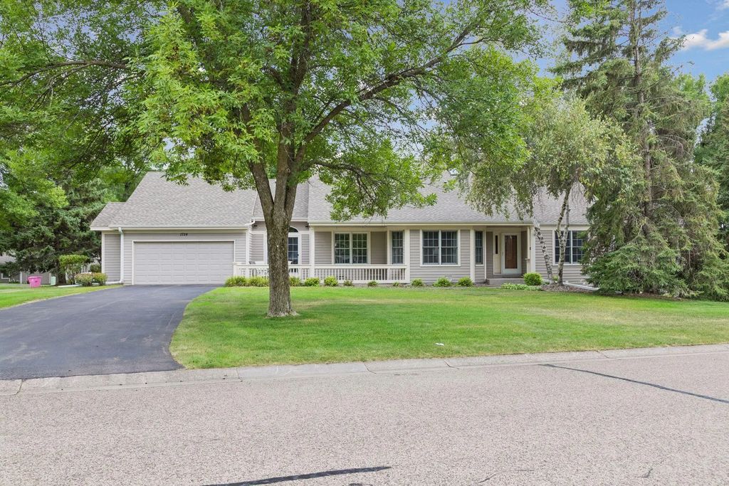 1724 Donegal Drive, Woodbury