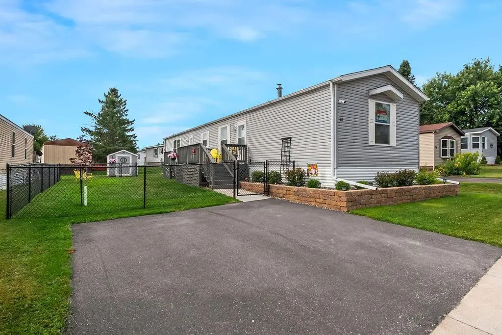 18 Kalmia Drive, Duluth