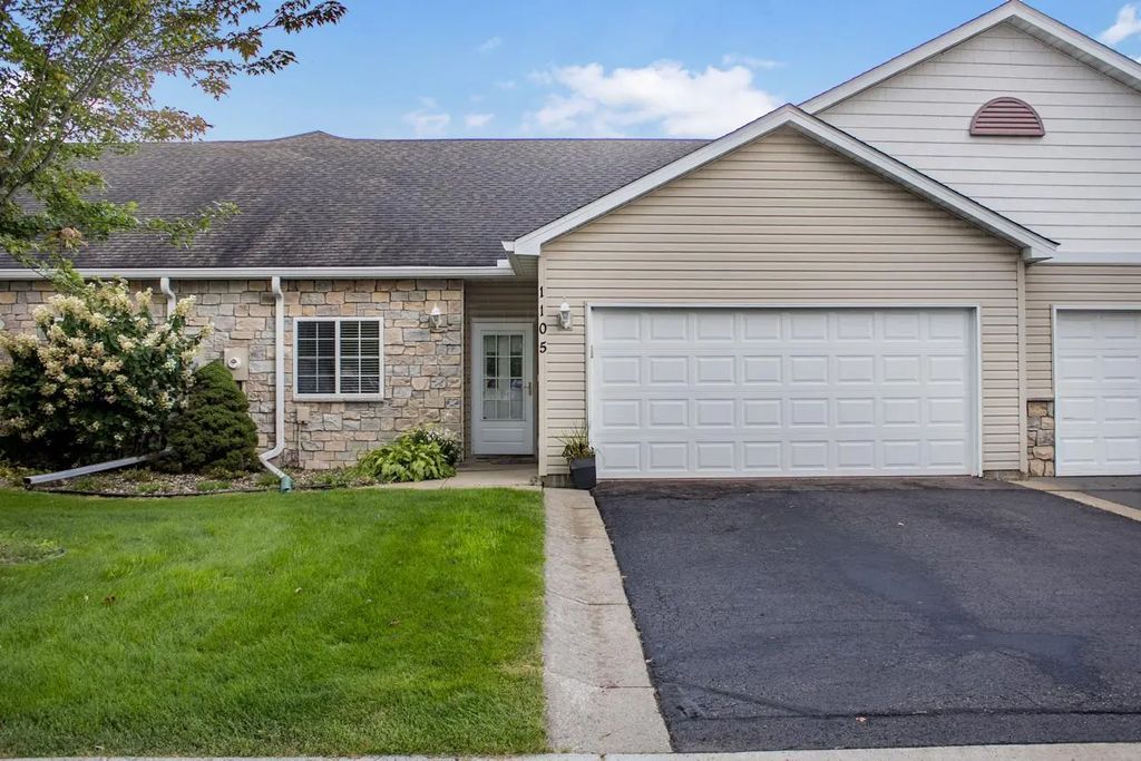 1105 Iris Drive, White Bear Lake