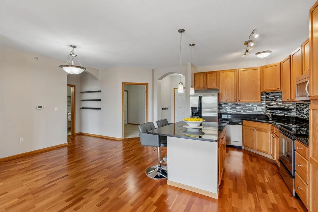 12501 Nicollet Avenue 425, Burnsville