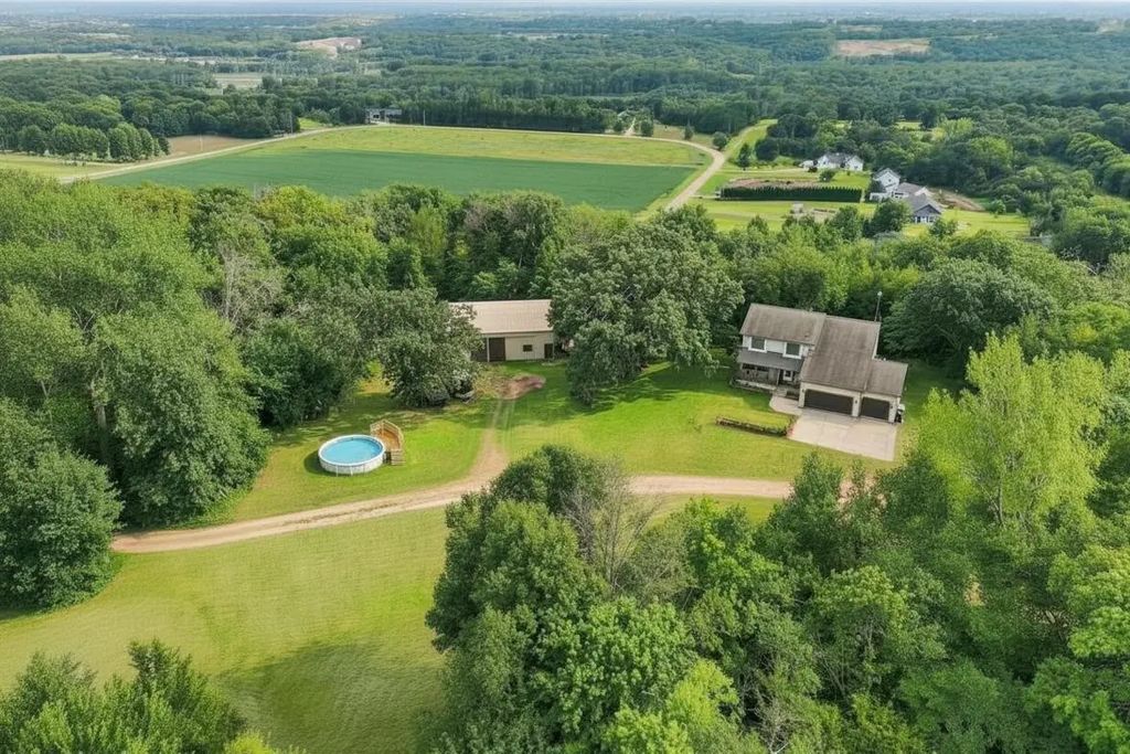 27542 Scenic Byway Road, Belle Plaine