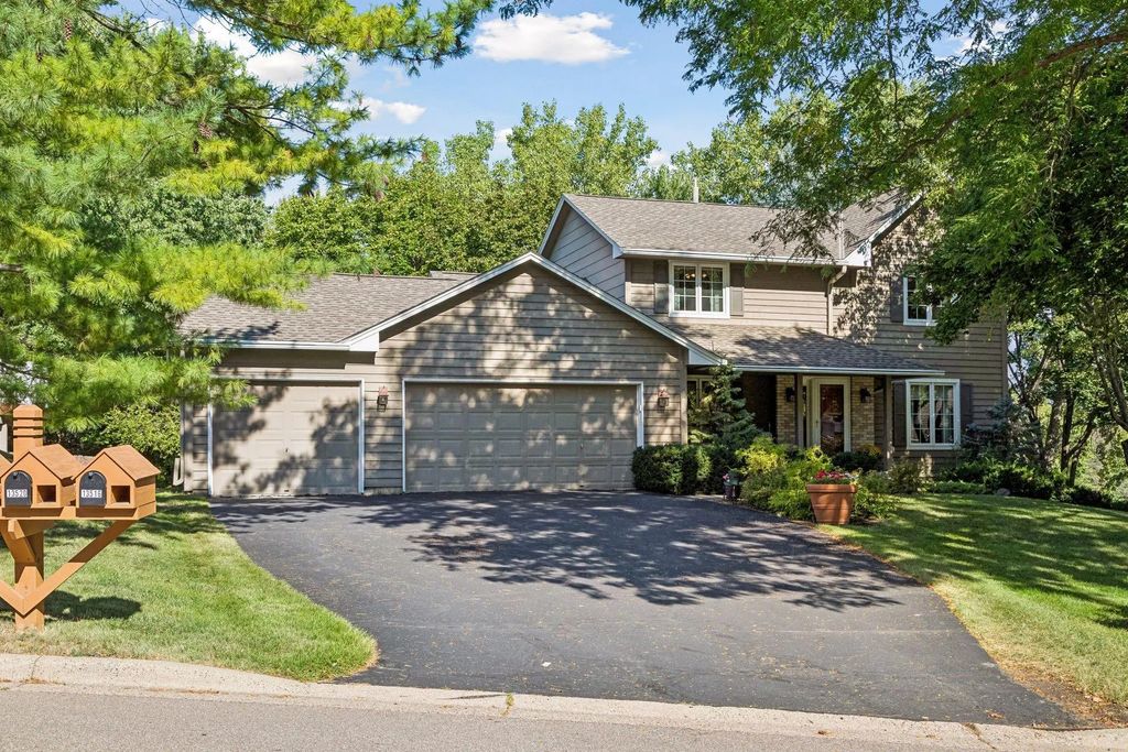 13516 Knox Drive, Burnsville