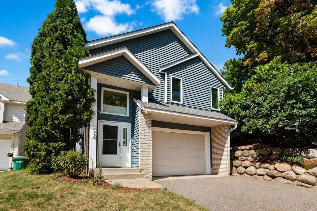 3045 Dundee Lane, Mound
