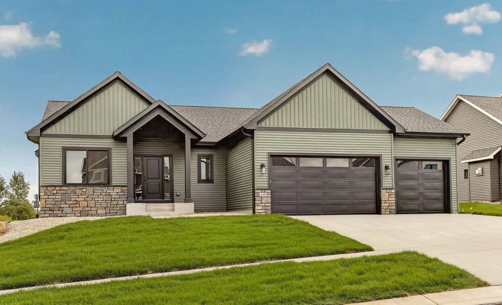 630 7th Avenue Ne, Byron