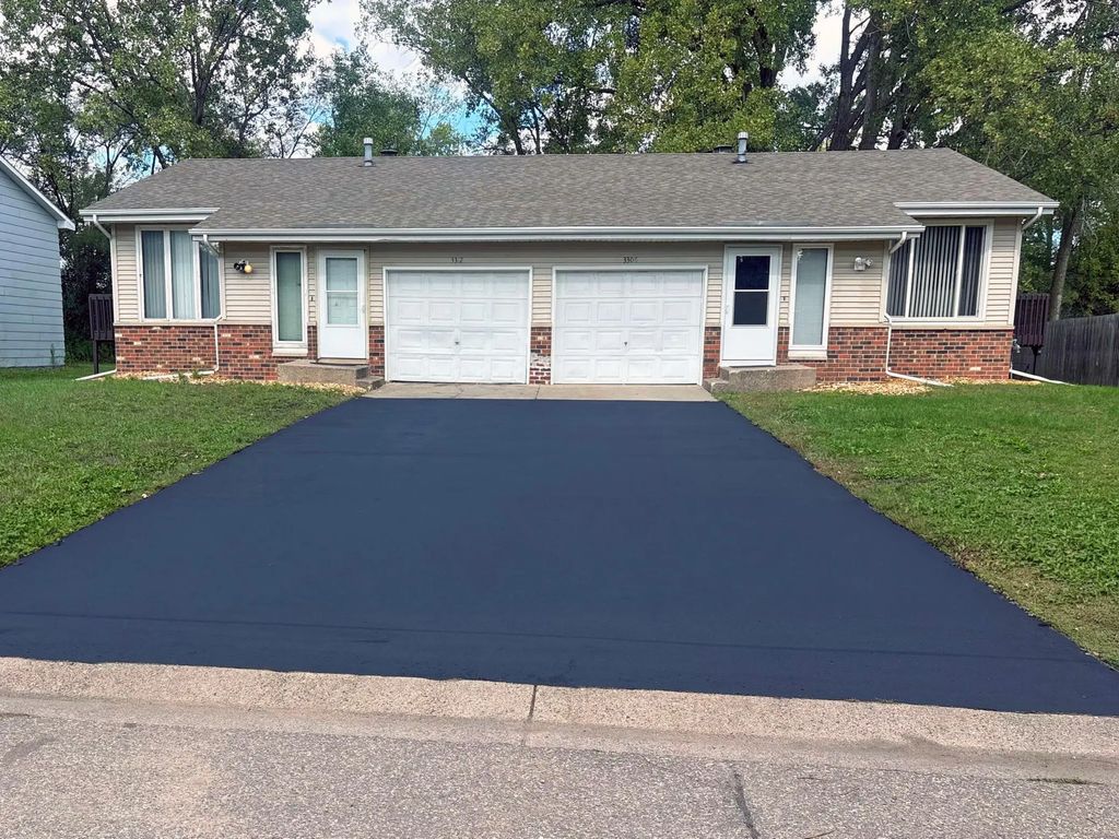 3308 84th Avenue N, Brooklyn Park