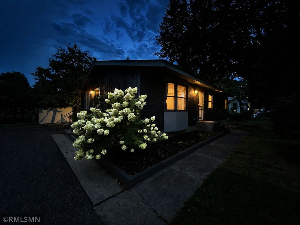 1864 8th Street, White Bear Lake