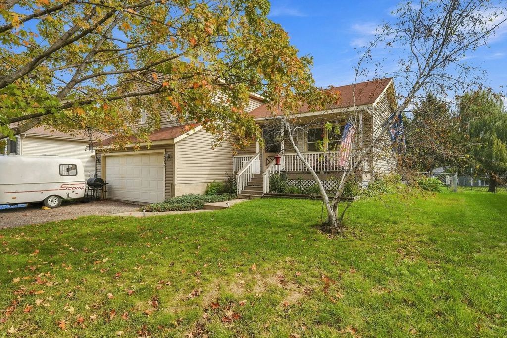 4272 Sun Cliff Road, Eagan