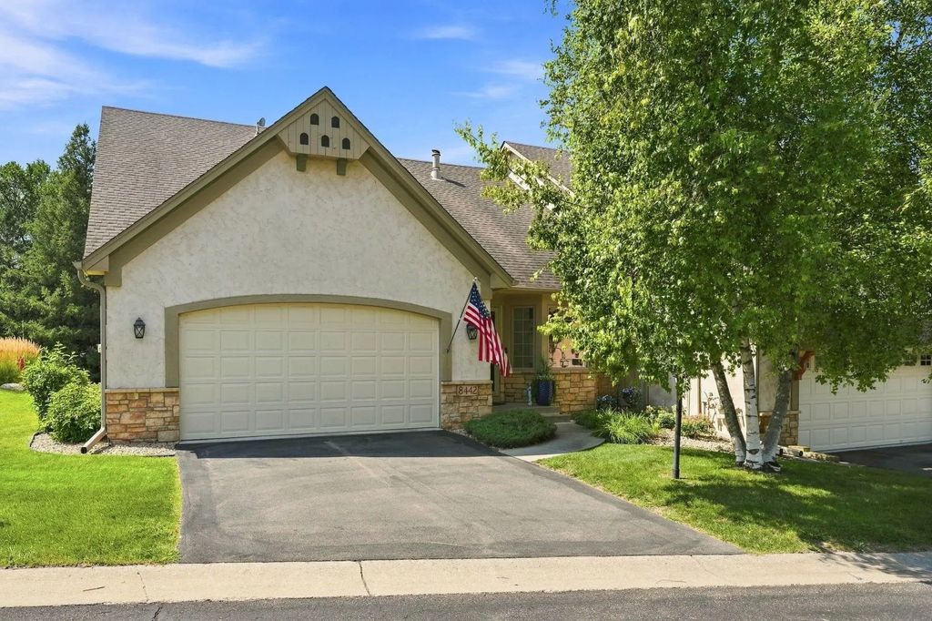 8442 Burlwood Drive, Chanhassen