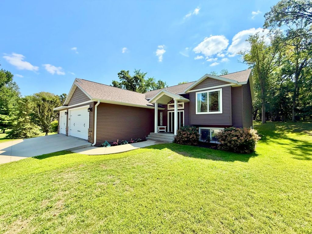863 Whitetail Lane, Detroit Lakes