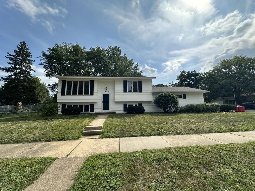 854 16 1/2 Street Se, Rochester