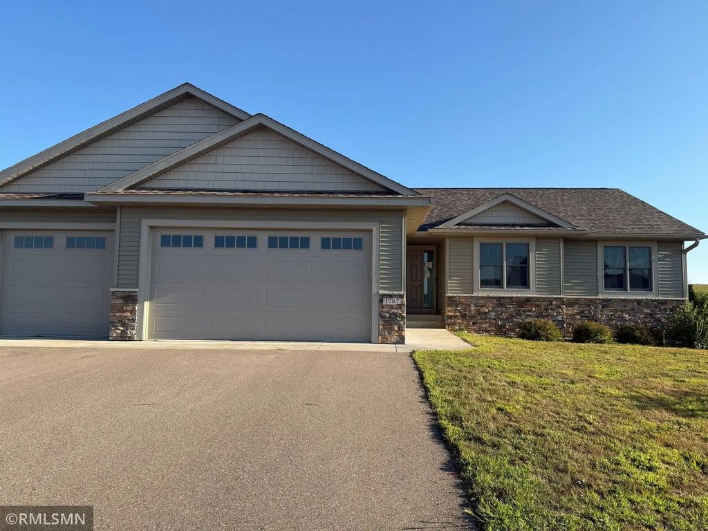 1787 Otter Way, New Richmond