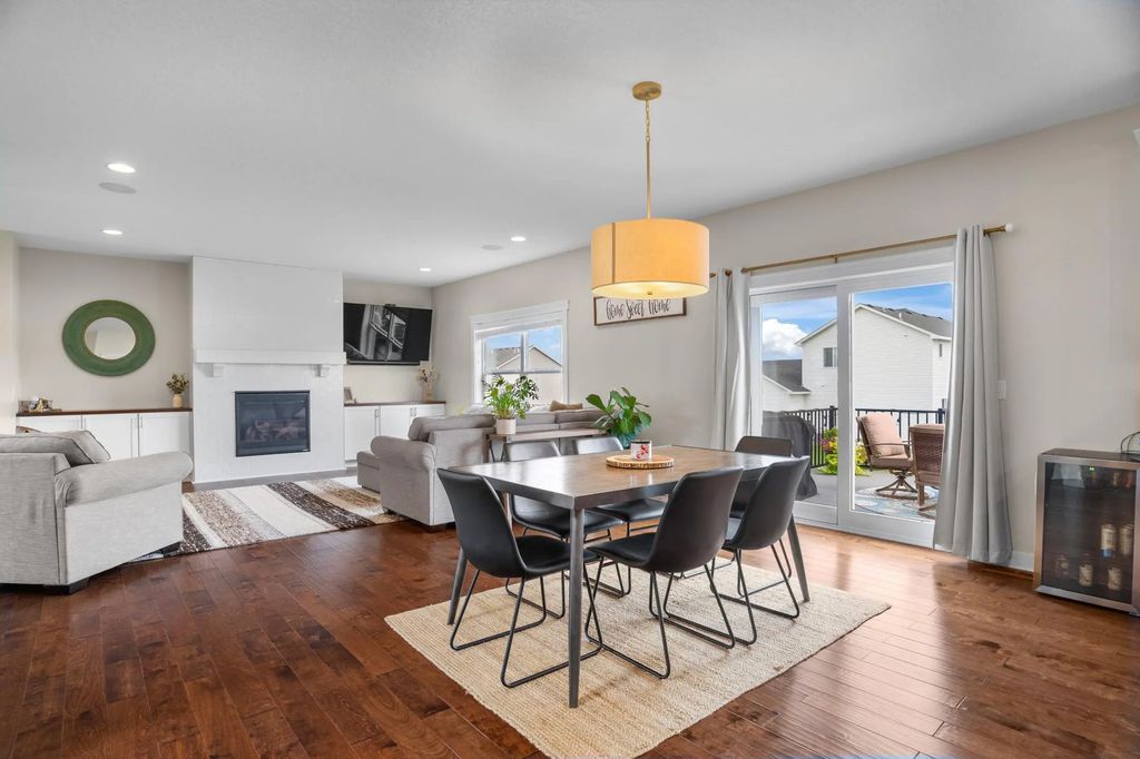 12370 Fletcher Drive, Rogers