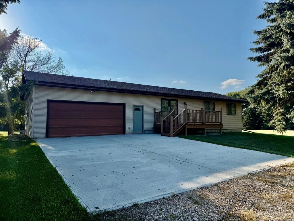 27661 Town Avenue, Worthington