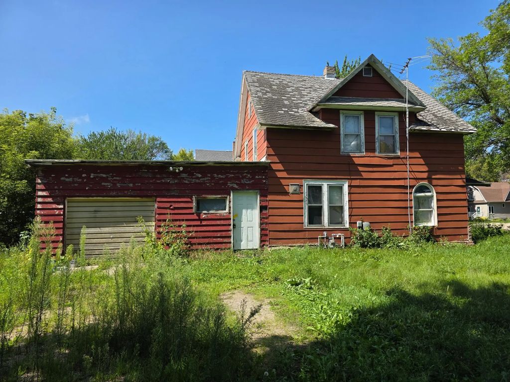 205 Main Street W, Clarks Grove