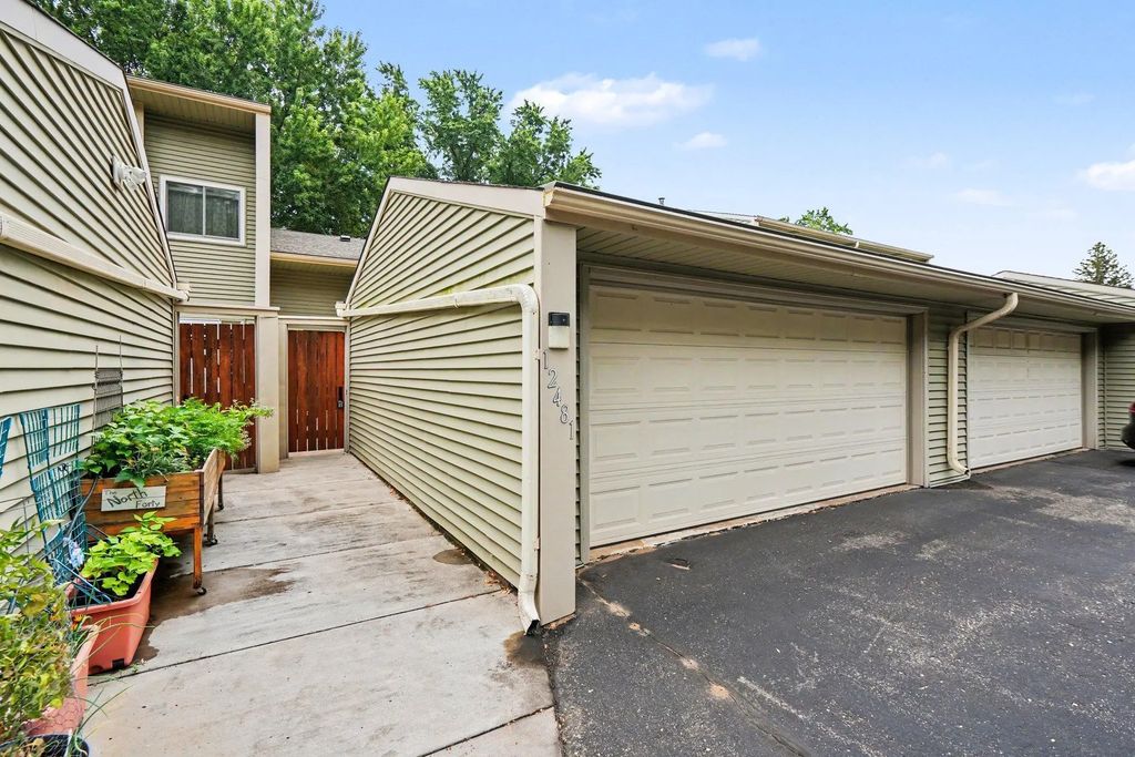 12481 Drake Street Nw, Coon Rapids