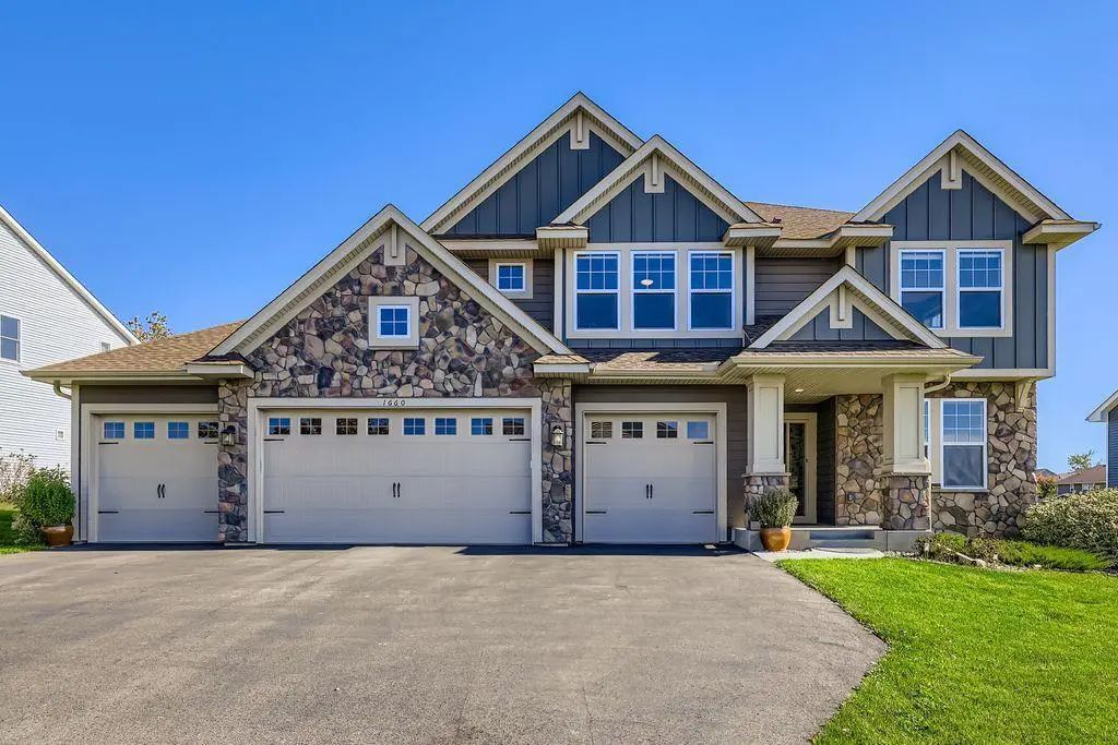 1660 Hackamore Drive, Victoria
