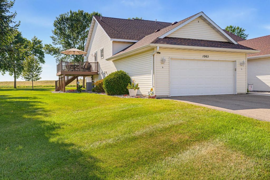 1063 Prairie View Drive Sw, Hutchinson