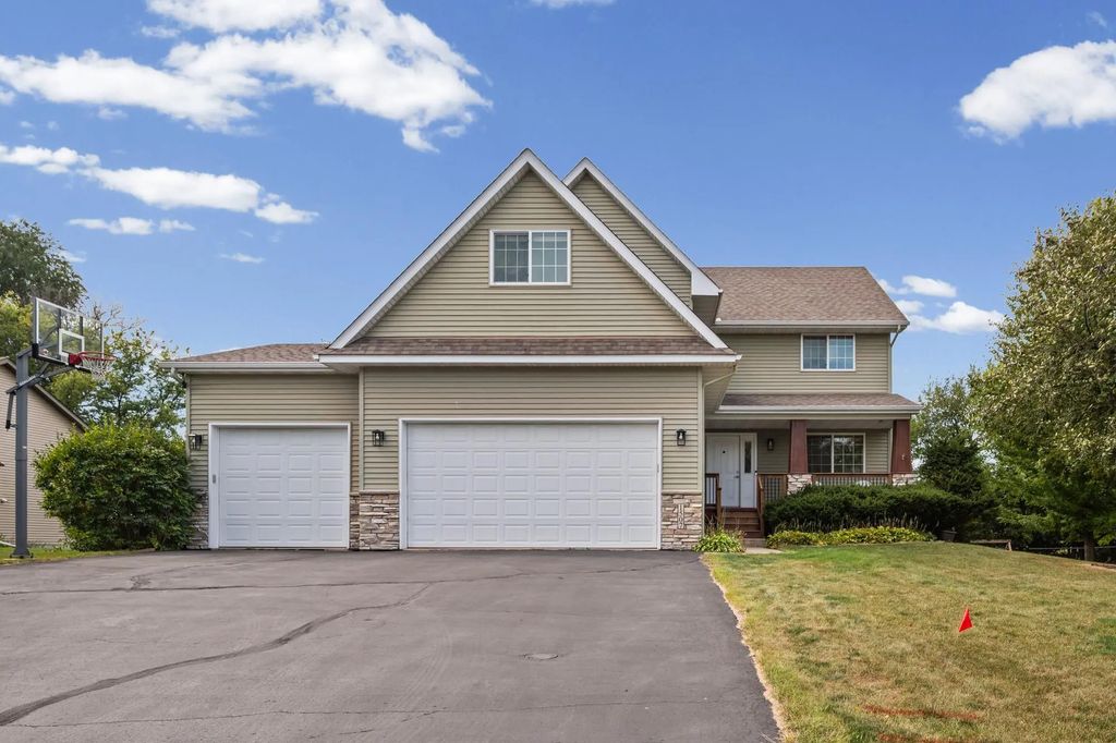 1507 Hidden Trail, Mayer