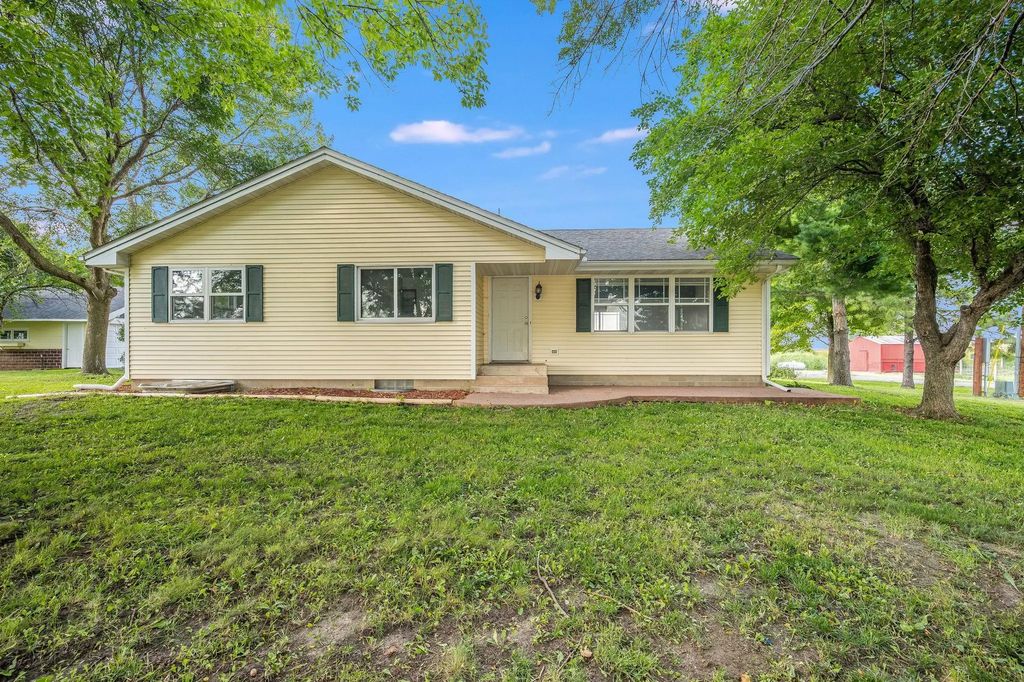 30452 390th Street, Le Sueur