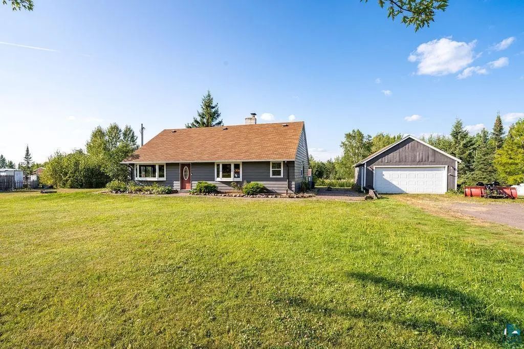 3949 E County Rd B, Superior